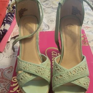 Mint green wedges
